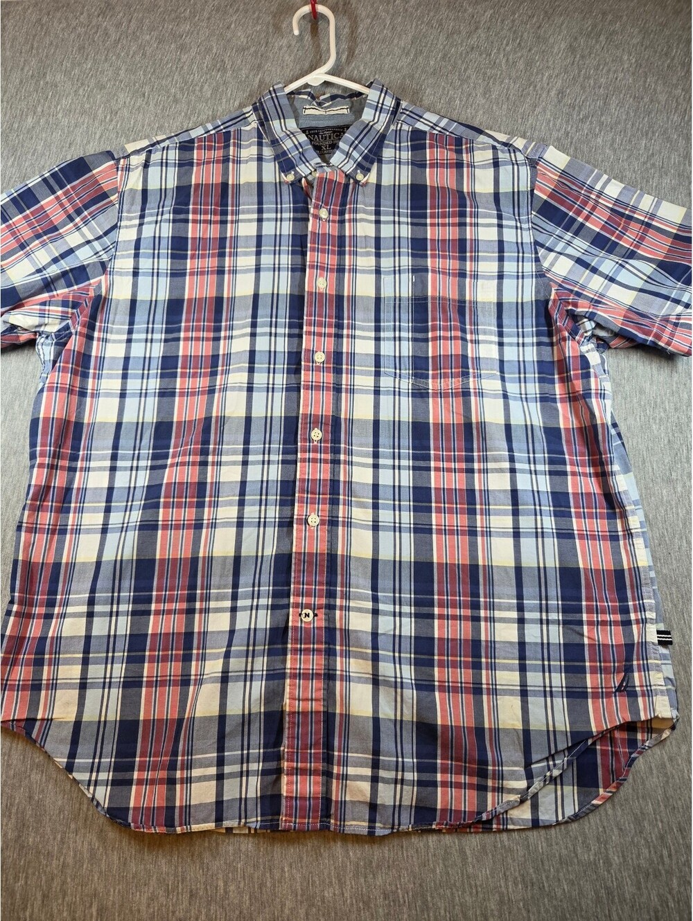 Nautica Men's XL Short Sleeve Plaid Button-Up Shirt